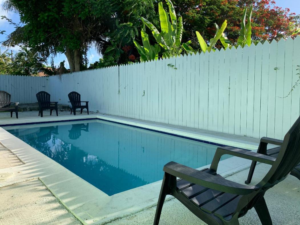 Rocky Pine Terrace - Private Getaway With Pool Appartement Nassau